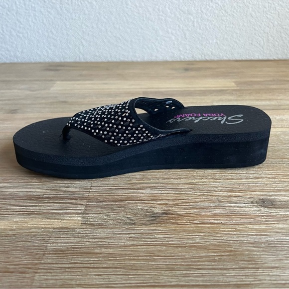 Skechers Women’s Yoga Foam Sparkle Thong Sandals Size 8 Comfort Flip Flops - Picture 7 of 11